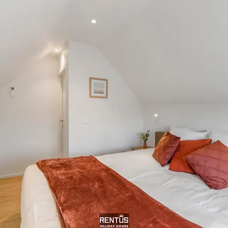 Сasa de vacaciones Maison Josephine - Spacious House For 12 People